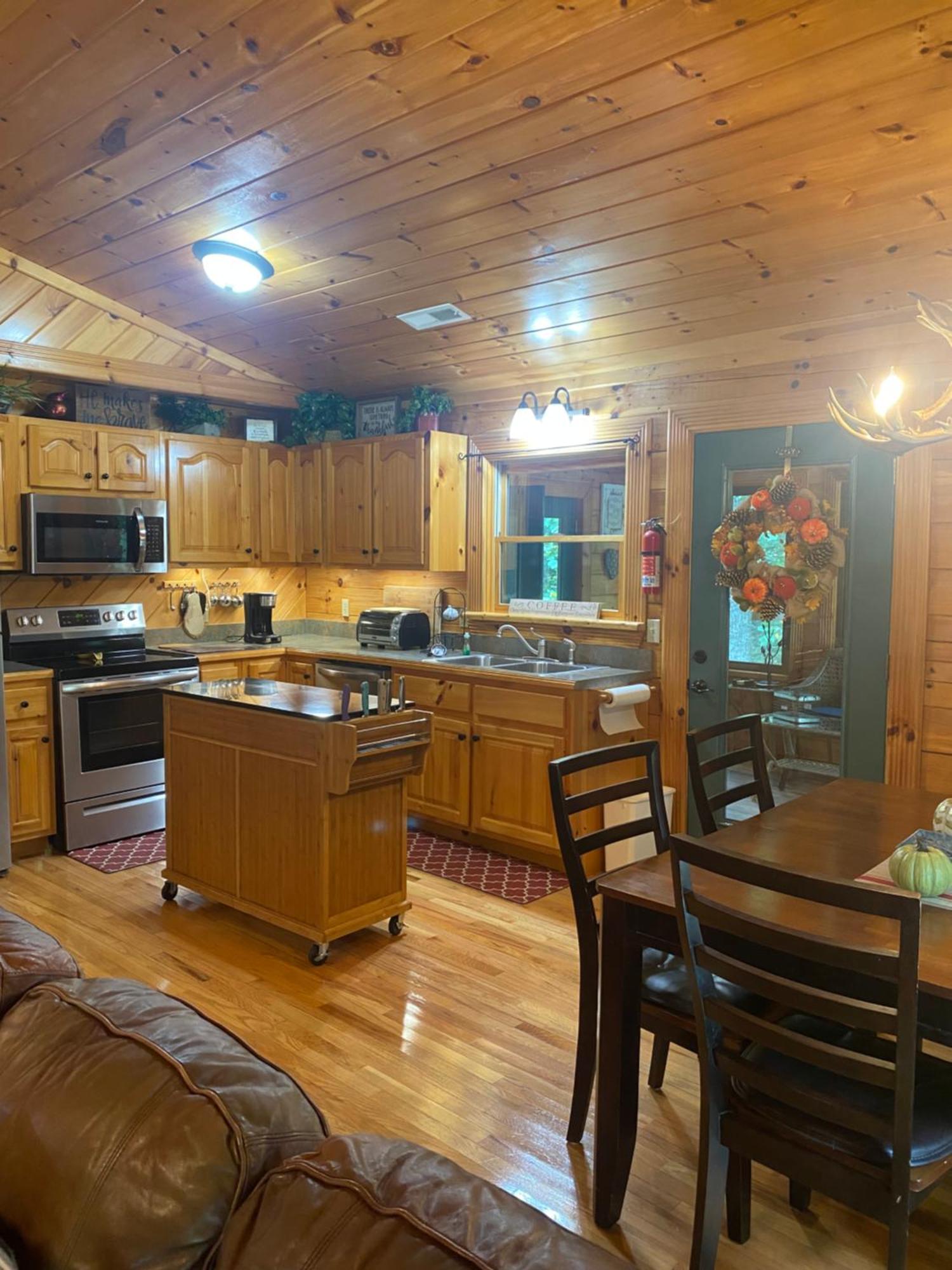 His Promises Cabin 비둘기 포지 외부 사진