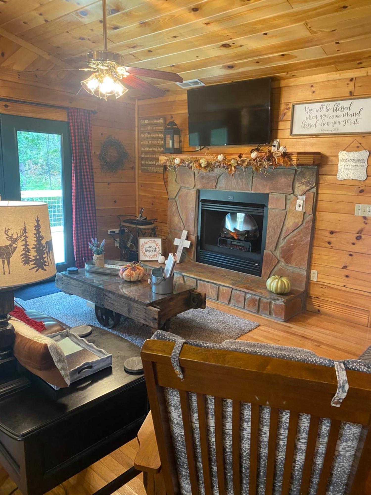 His Promises Cabin 비둘기 포지 외부 사진
